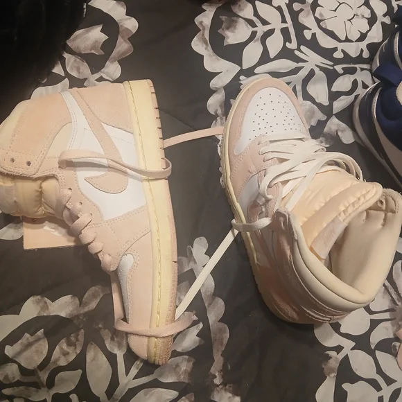 Nike Women’s High-Top Sneakers in Light Pink & White - Picture 5 of 11